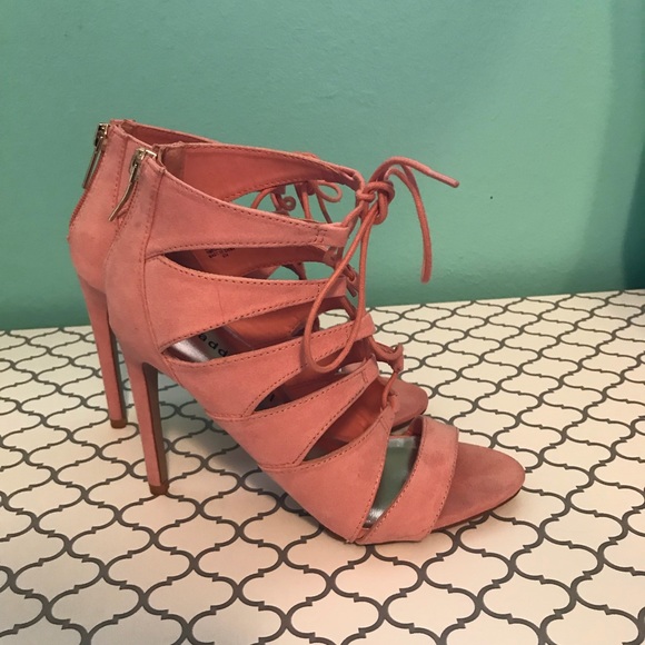 High Heels - Picture 4 of 4