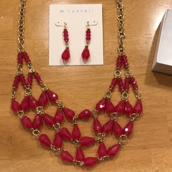 NWT Earrings and Necklace set. - Picture 2 of 4
