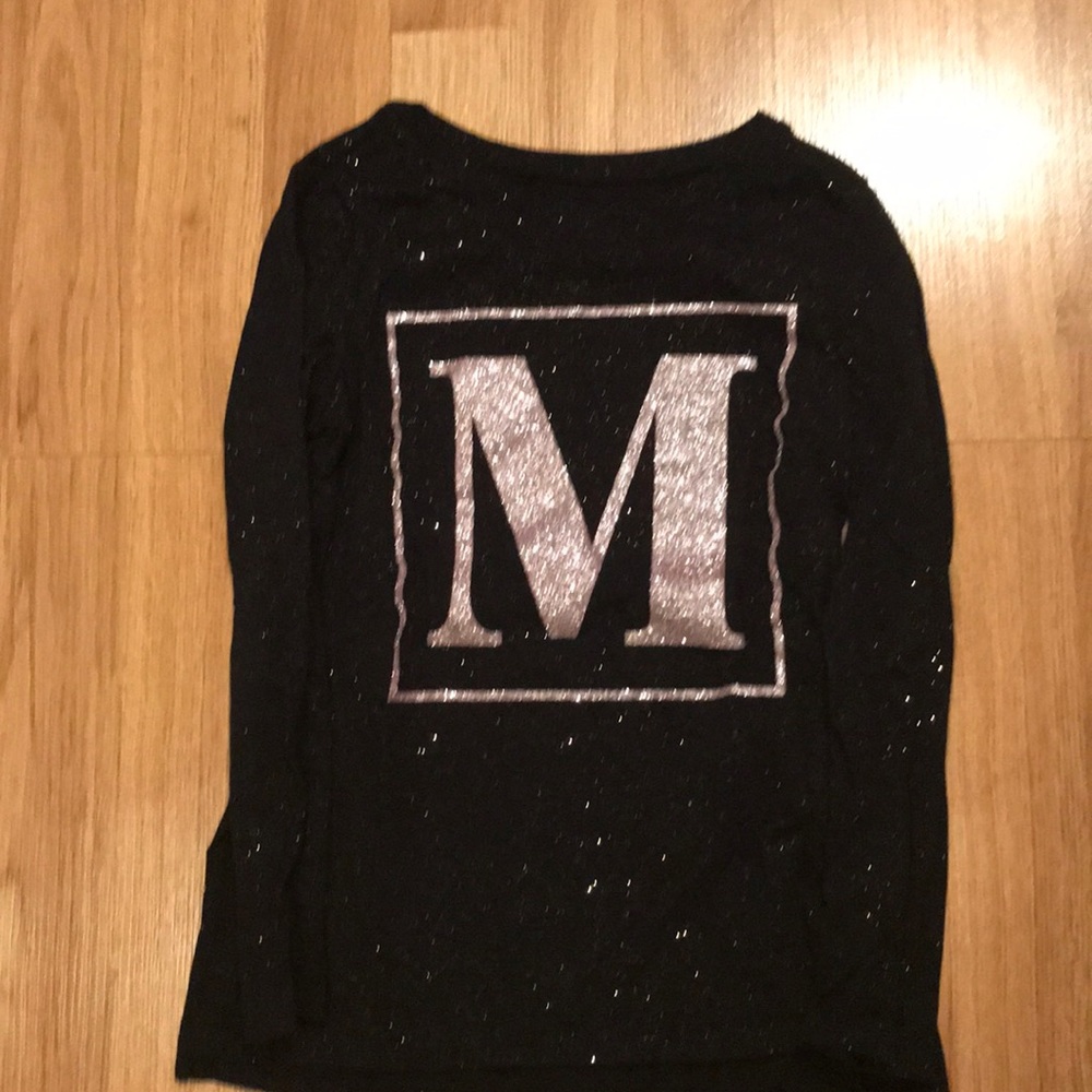Letter M long sleeve