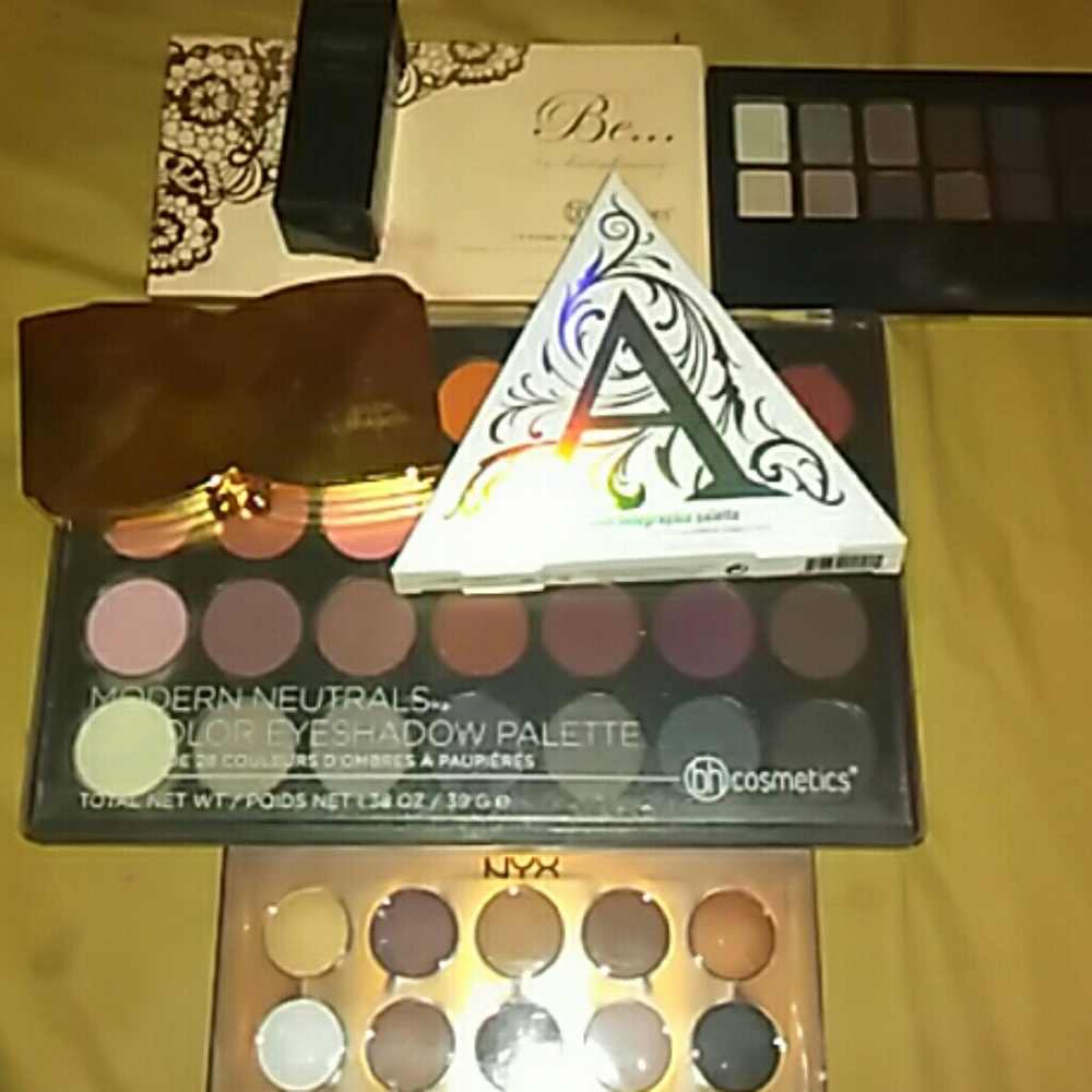 HUGE MAKE UP BUNDLE high end