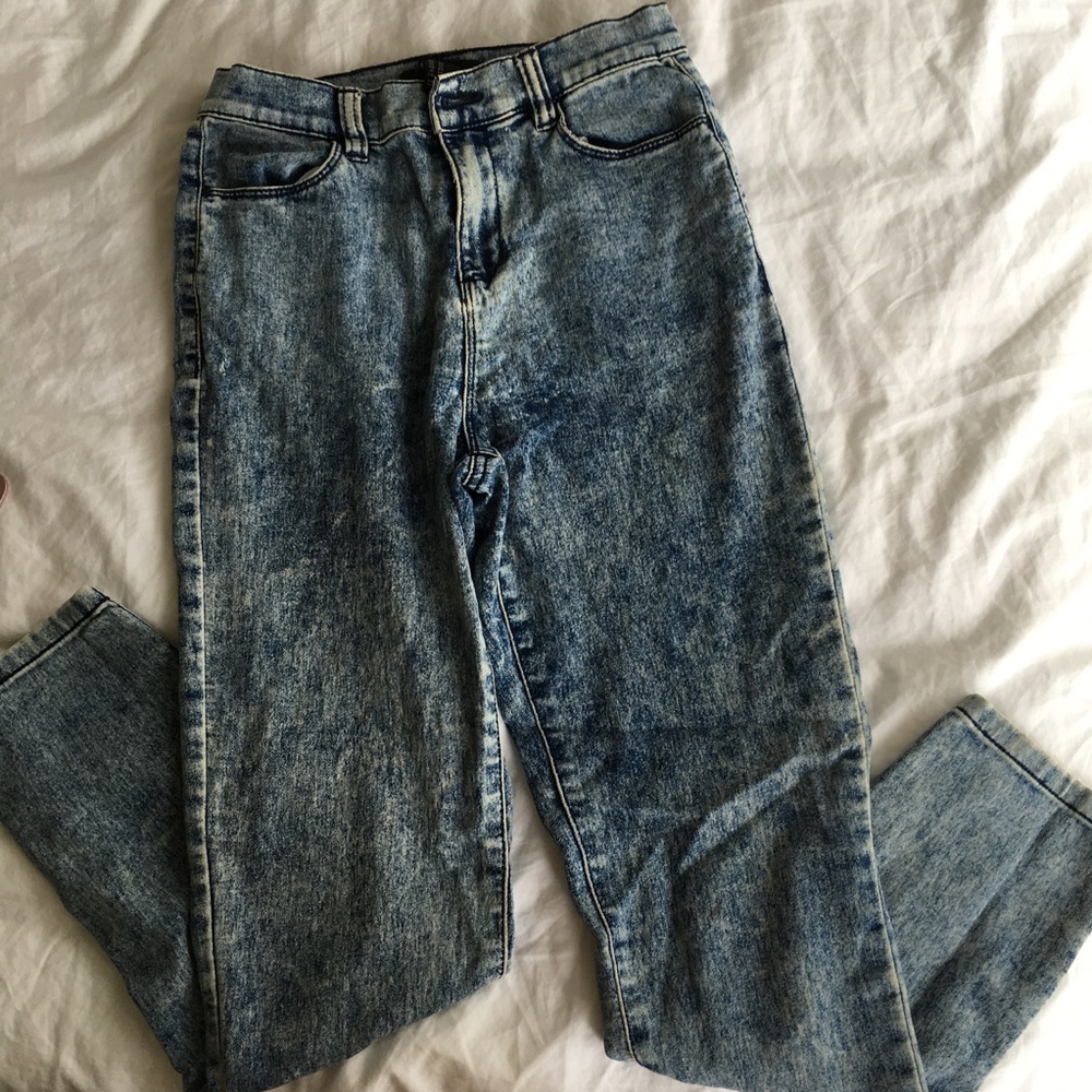 Acid wash soft jeans