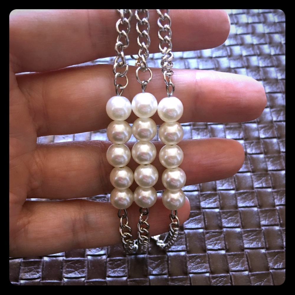NWT pearl and silver fashion jewelry bracelet