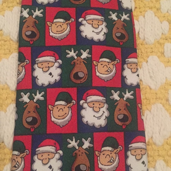 Kid's Santa Tie - Picture 2 of 3