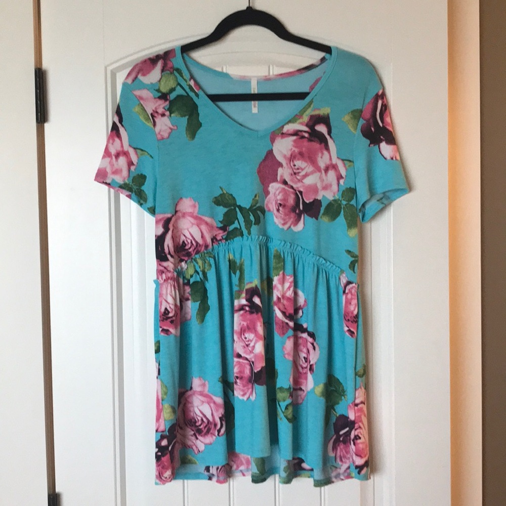 NWOT Floral top 🌸