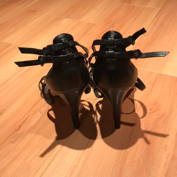 Strappy heels! - Picture 3 of 4