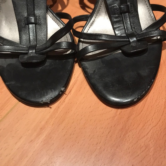 Strappy heels! - Picture 4 of 4