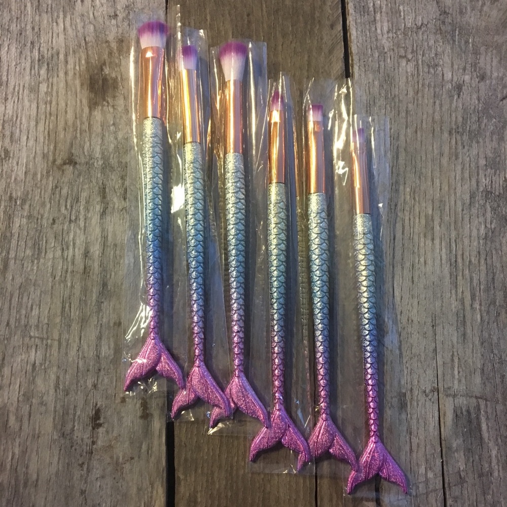 🌈 6 Piece Mermaid Makeup Brush Set