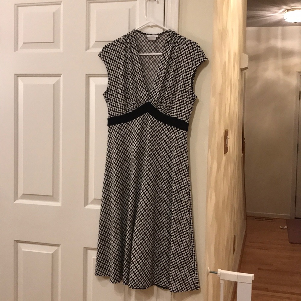 Van Heusen Size 10 dress.