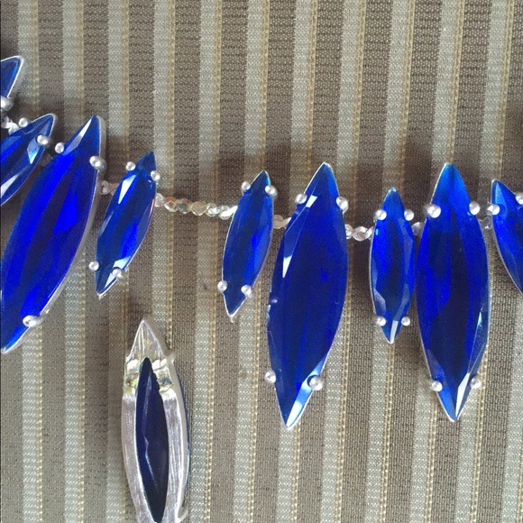 Noir Blue Gem Crystal Necklace - Picture 4 of 5