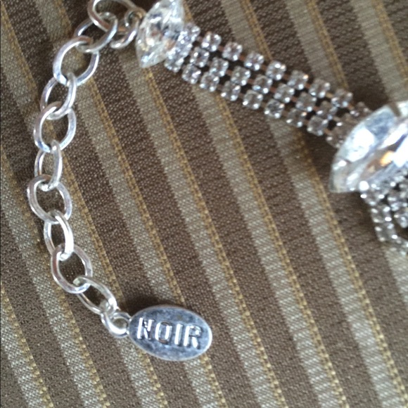 Noir Blue Gem Crystal Necklace - Picture 5 of 5