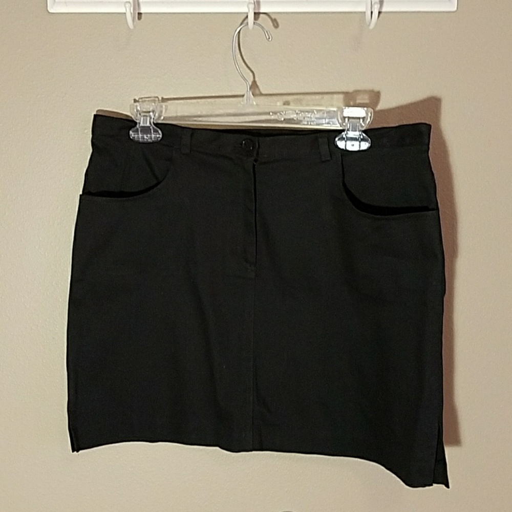 Black mini skirt sz 13