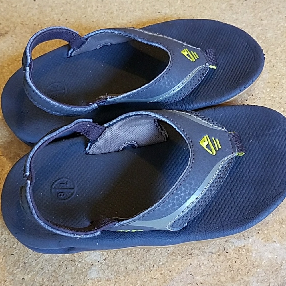 Lottle boys sandals size 7/8