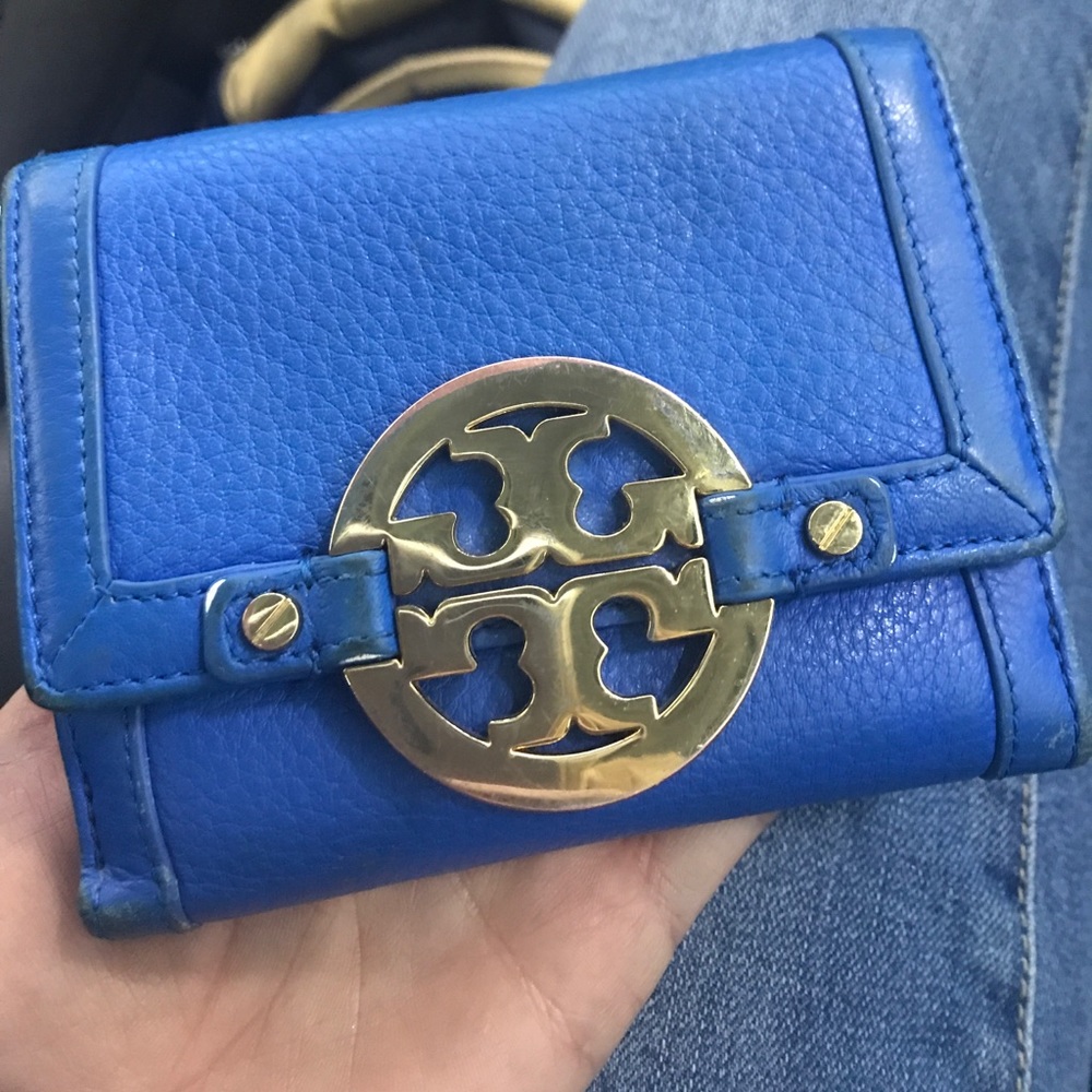 Unique TORY BURCH blue wallet