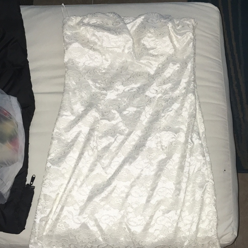 Short white lase dress