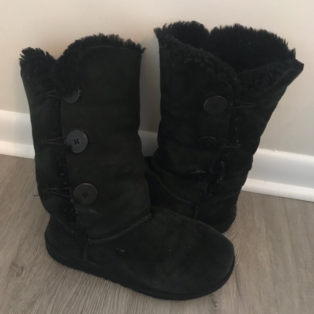 Bailey button UGG size 9
