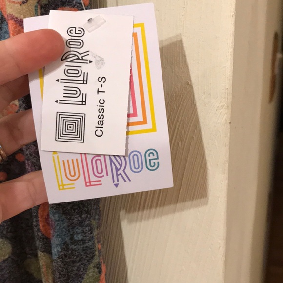 Lularoe Small Classic - Picture 4 of 4