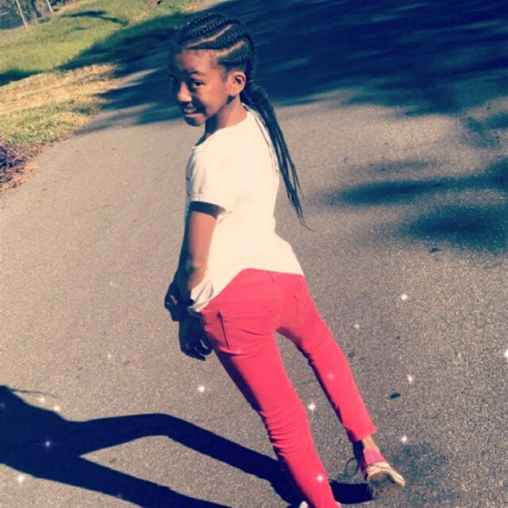 Meet your Posher, Chloe