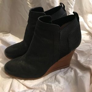Vintage Crown wedge booties