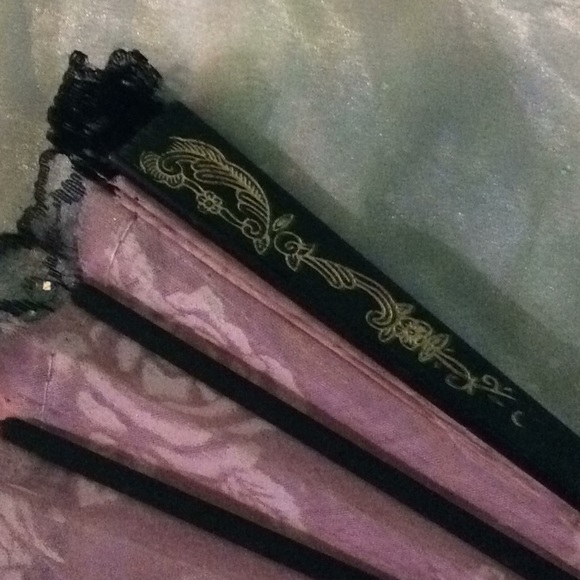 Beautiful fan pink gold black and white❤️ - Picture 2 of 4