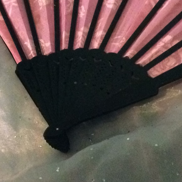 Beautiful fan pink gold black and white❤️ - Picture 3 of 4