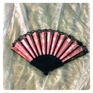 Beautiful fan pink gold black and white❤️