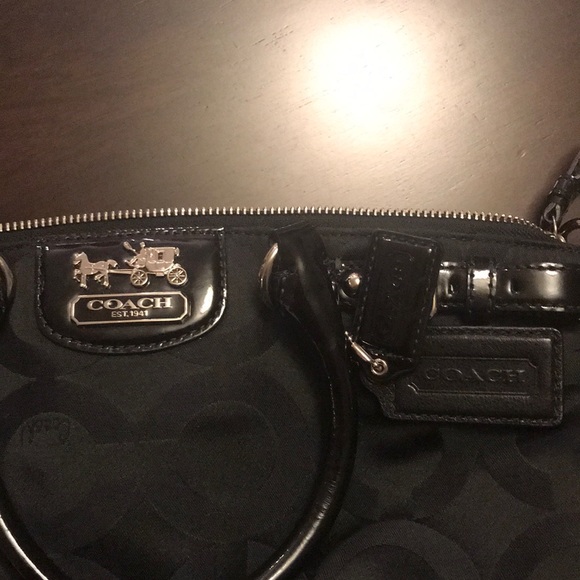 Small/Medium Black Coach Shoulder Bag - Picture 3 of 3