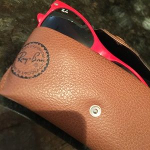 Red Ray Ban "New Wayfarer"