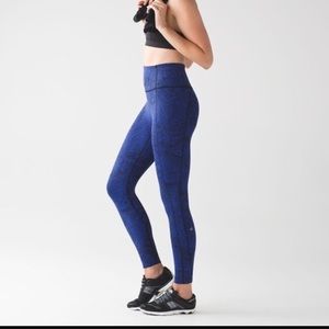 Lululemon 7/8 Like Nothing pants Sz 4 (runs large)