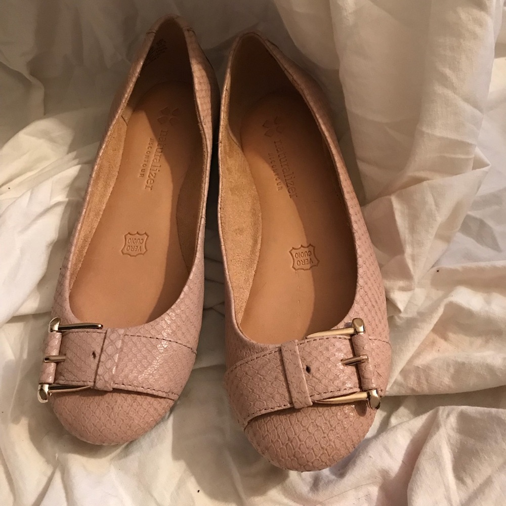 Buckle-toe flats