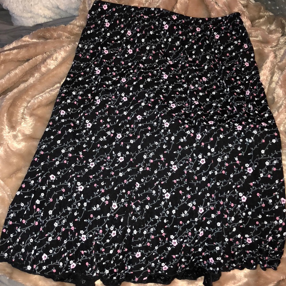 Very pretty & classy floral skirt