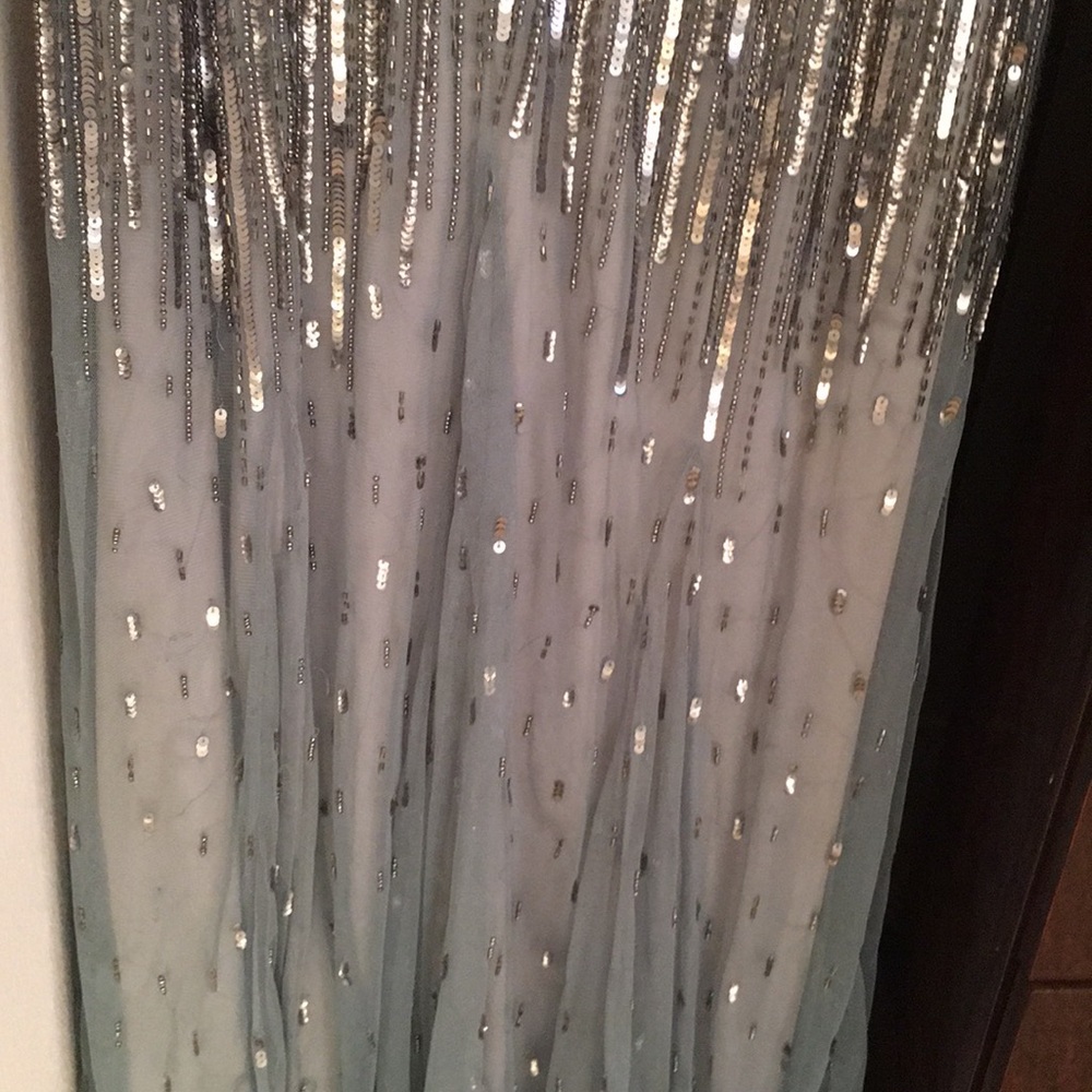 Dress - Picture 4 of 5