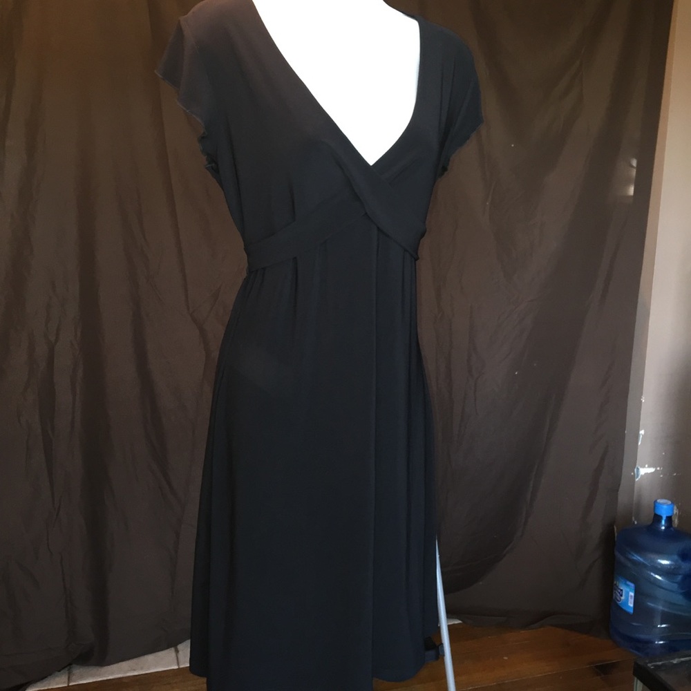 Little black dress. 6P