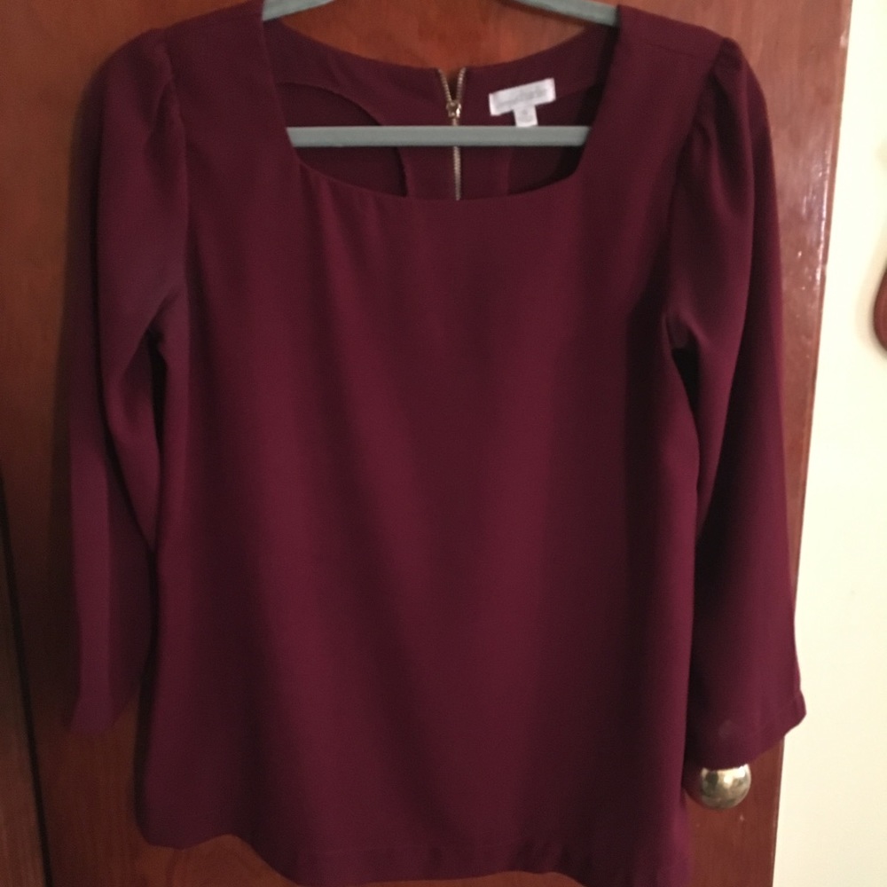 Quarter sleeve cranberry shirt