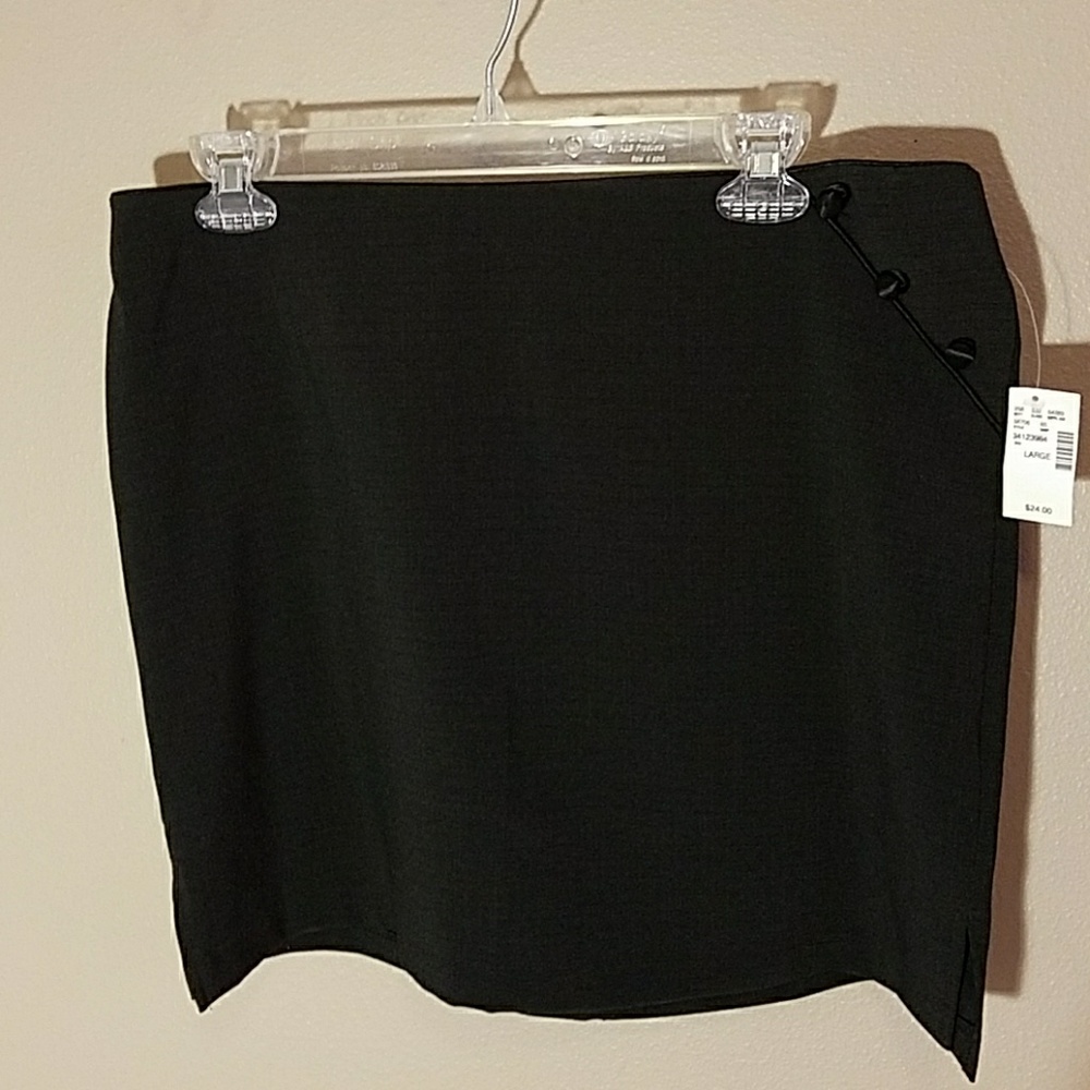 Maurices short black skirt sz L
