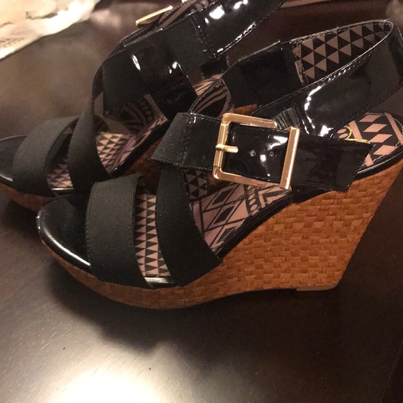 Jessica Simpson Wedge Sandal - Picture 2 of 3