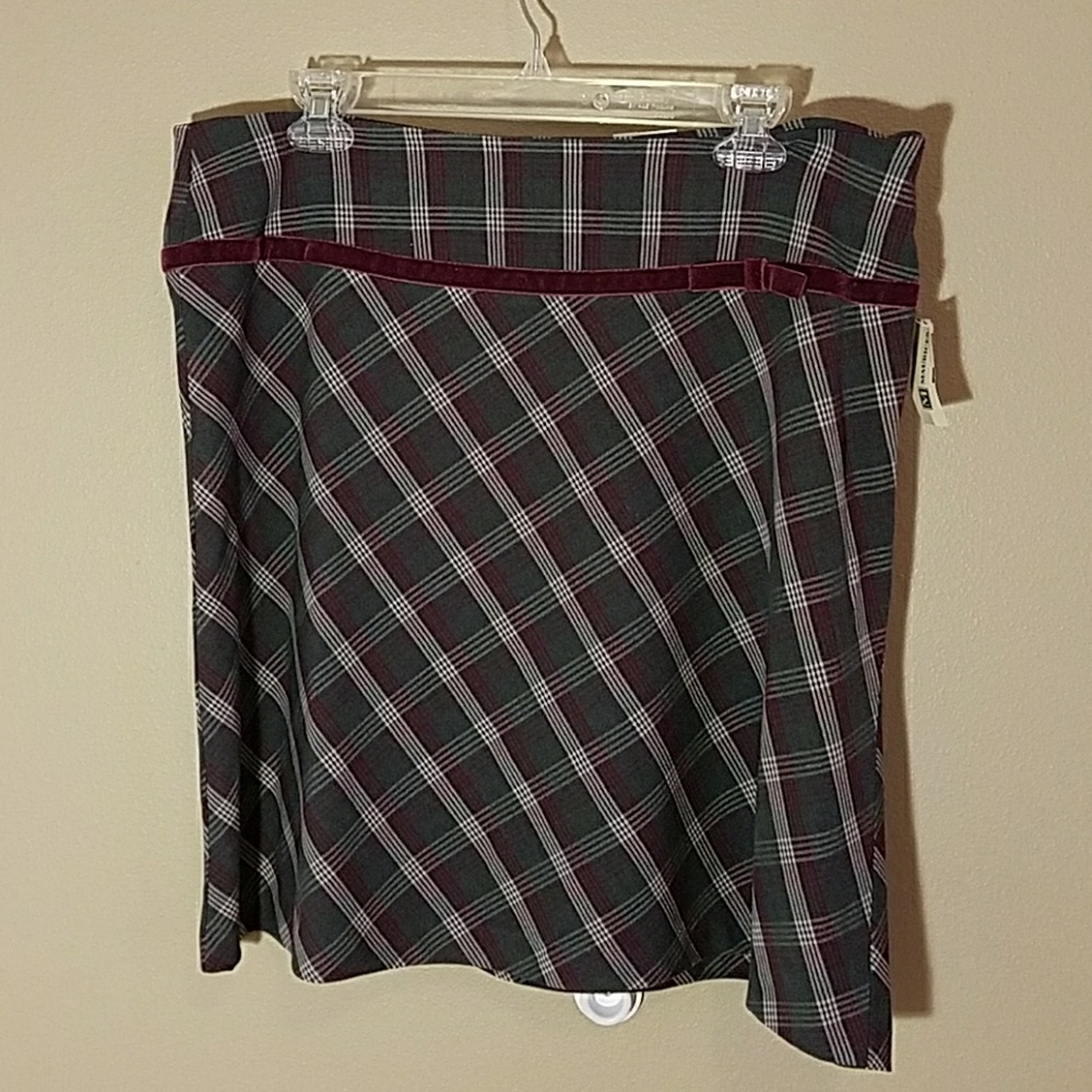 NWT Maurices plaid skirt sz. 13/14