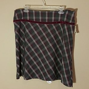 NWT Maurices plaid skirt sz. 13/14