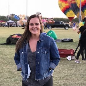 Meet your Posher, Olivia