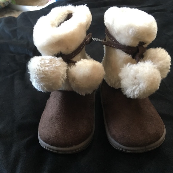 Garanimals Other - 🔴 Garanimals fuzzy boots🔴 baby girl clothes
