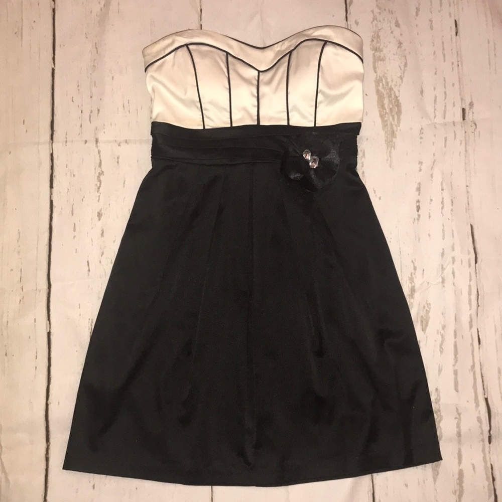 White and black strapless cocktail dress