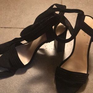Black Nine West pumps