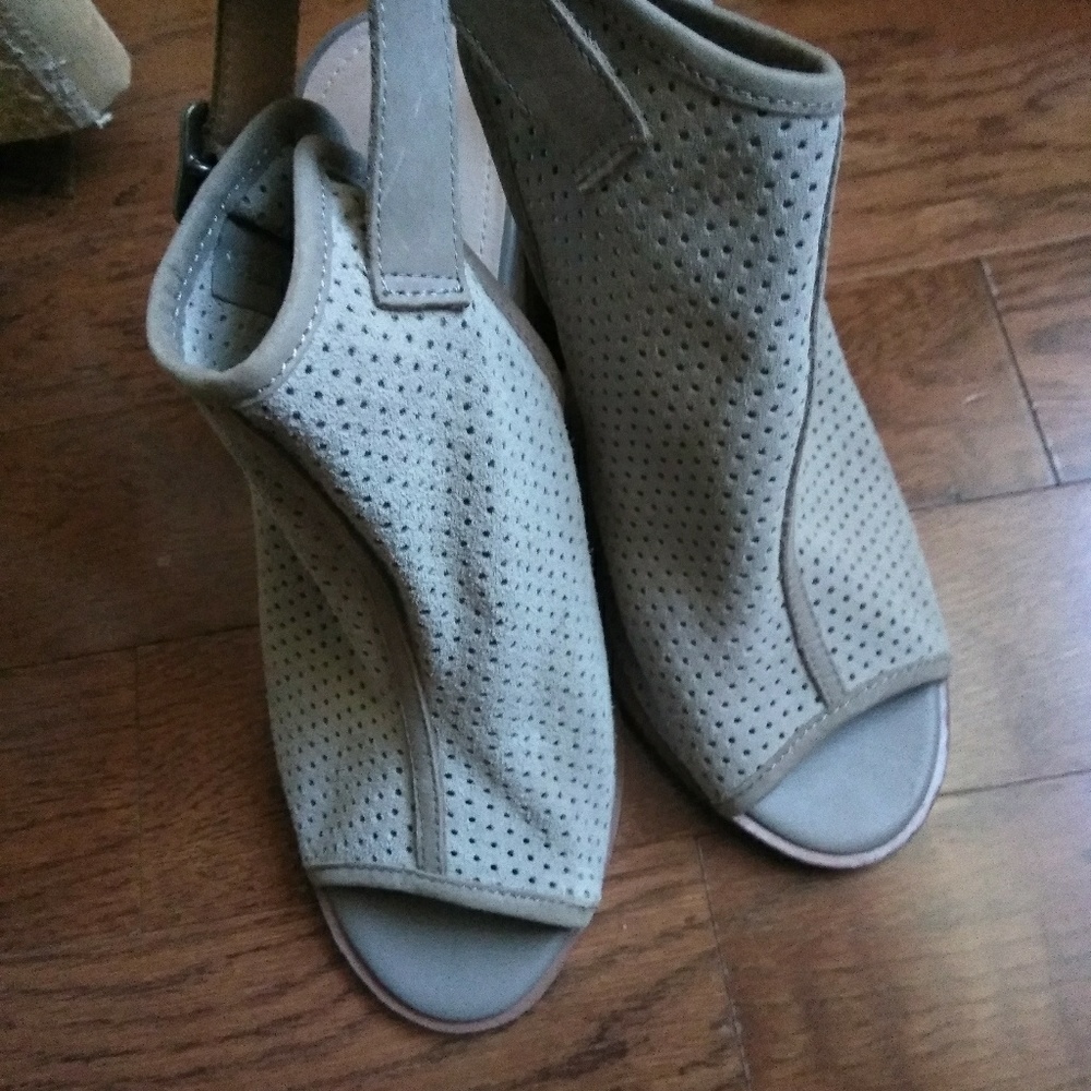 Kelsi Dagger Shoes - 7.5