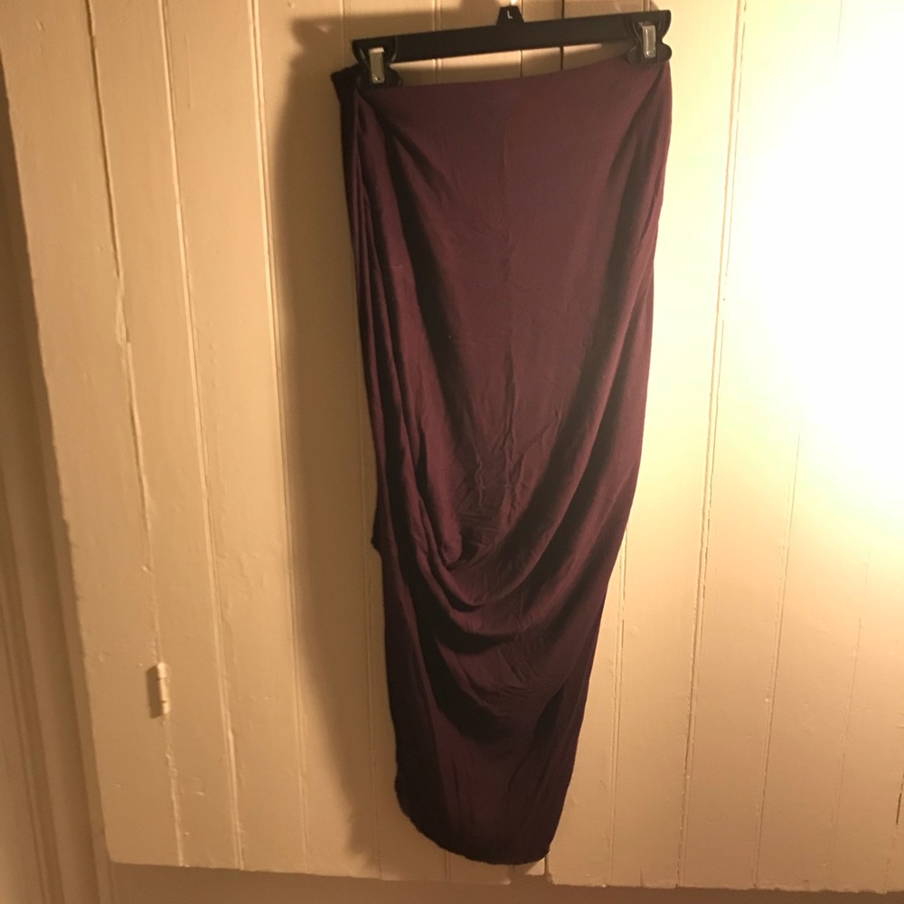 Express asymmetrical skirt