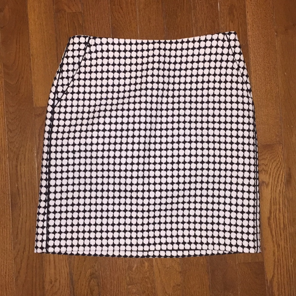 Banana Republic textured miniskirt (size 0)