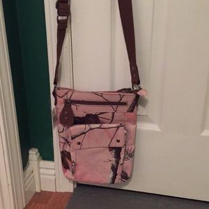 Cabela’s NWT Pink Camo Purse