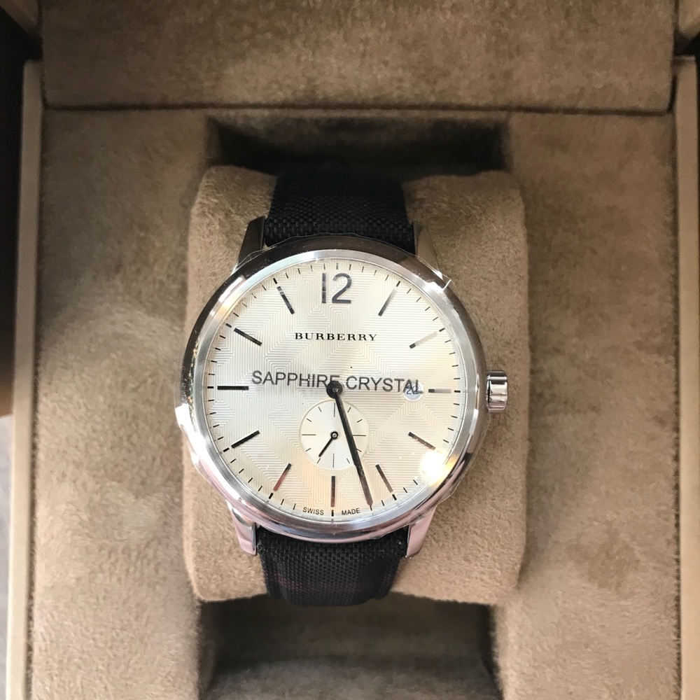 NWT Burberry Classic Round Watch! (Mens)