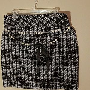 Black patterned short skirt sz 14