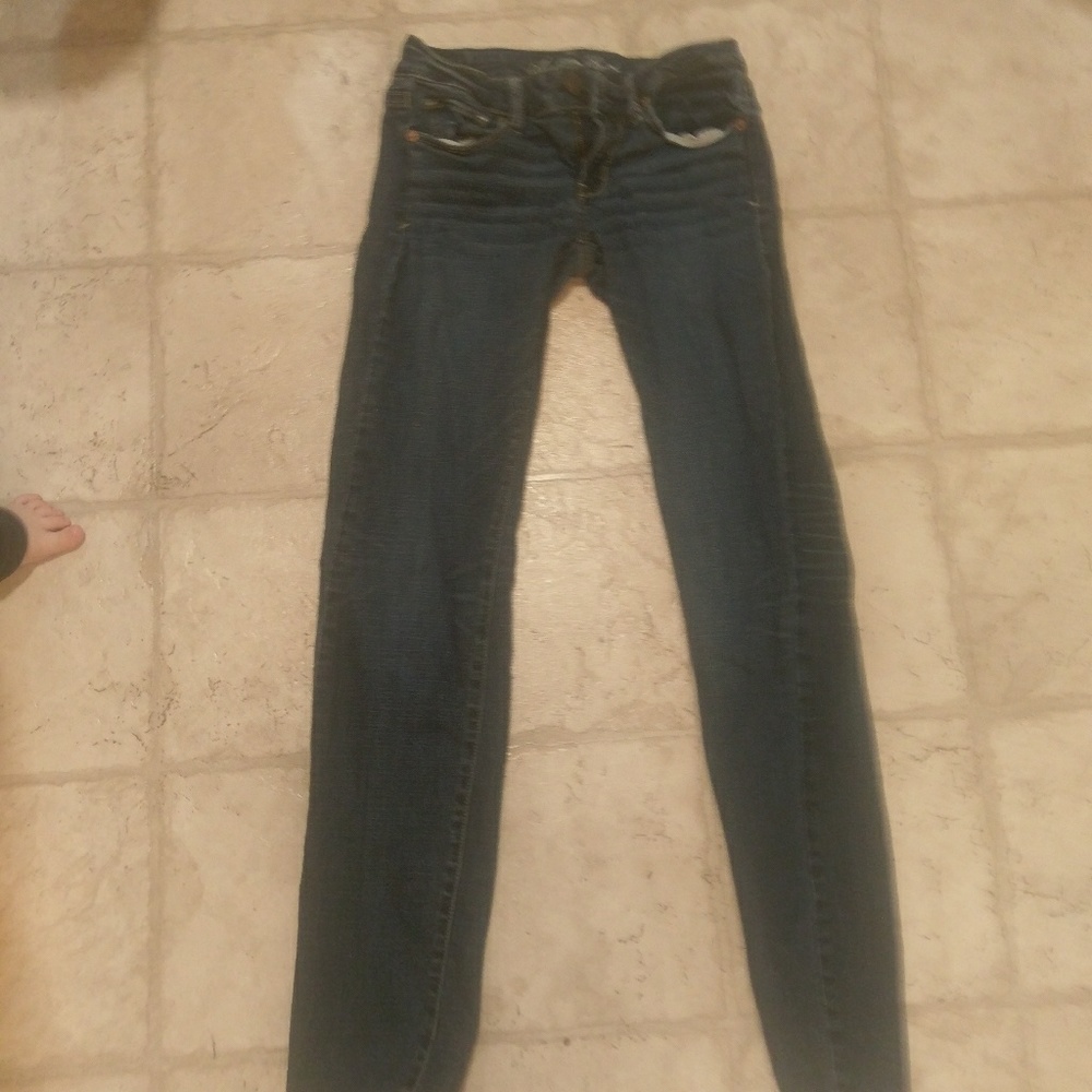 Size 2 American eagle skinny jeans