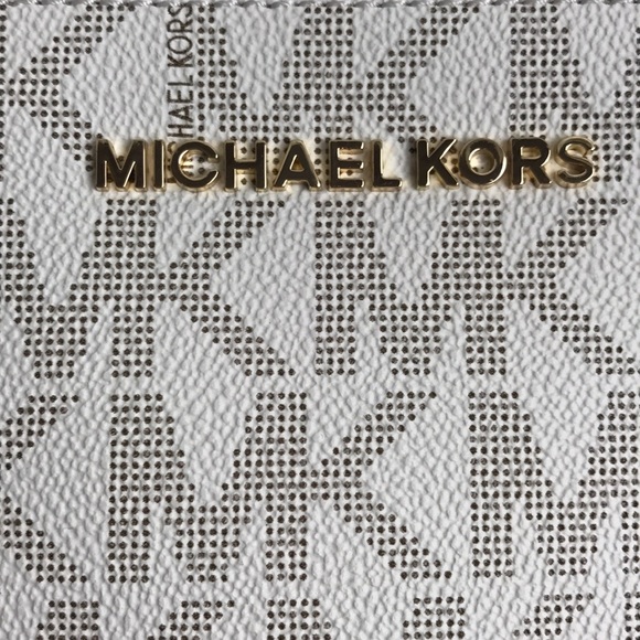 NWT Michael Kors Hattie Vanilla Ballet Lg Zip Clutch pink - Picture 4 of 6