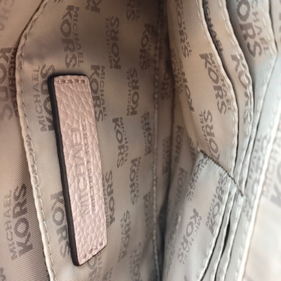 NWT Michael Kors Hattie Vanilla Ballet Lg Zip Clutch pink - Picture 5 of 6